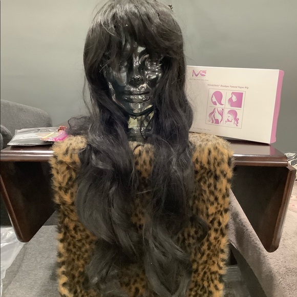 MelodySusie Other - NWT MELODYSUSIE BOUTIQUE NATURAL VOGUE WIG